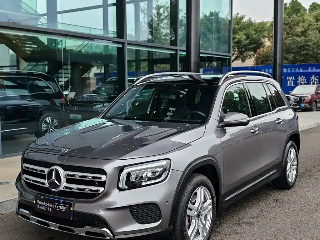 Mercedes-Benz GLB — фото 1