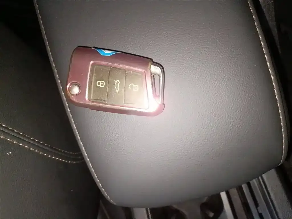 Volkswagen Tharu 2022 из CN, фото 9