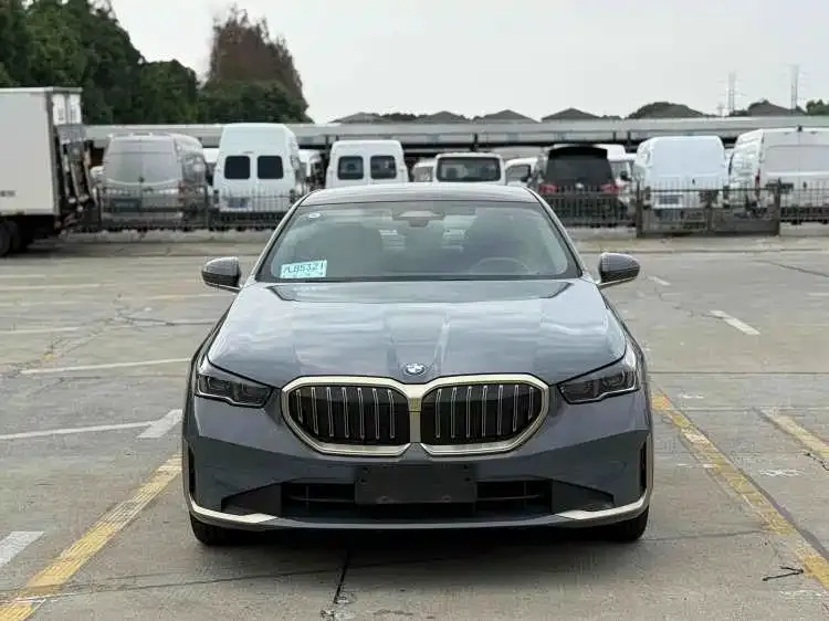 BMW 5 Series — фото 2