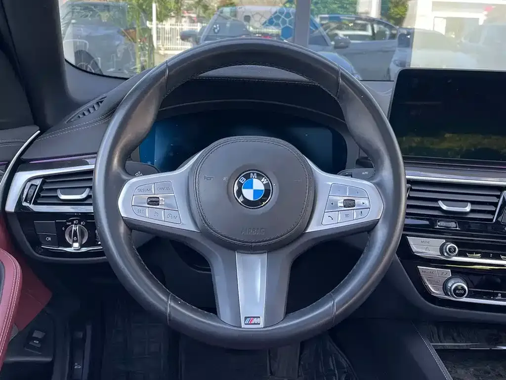 BMW 5 Series 2024 из CN, фото 9