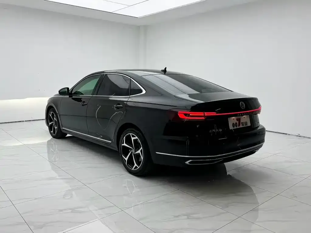 Volkswagen Passat — фото 9