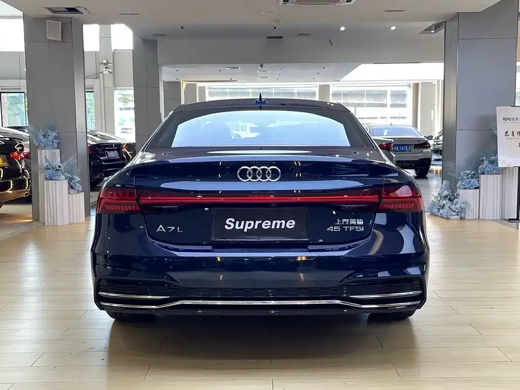 Audi A7L 2023 из CN, фото 10