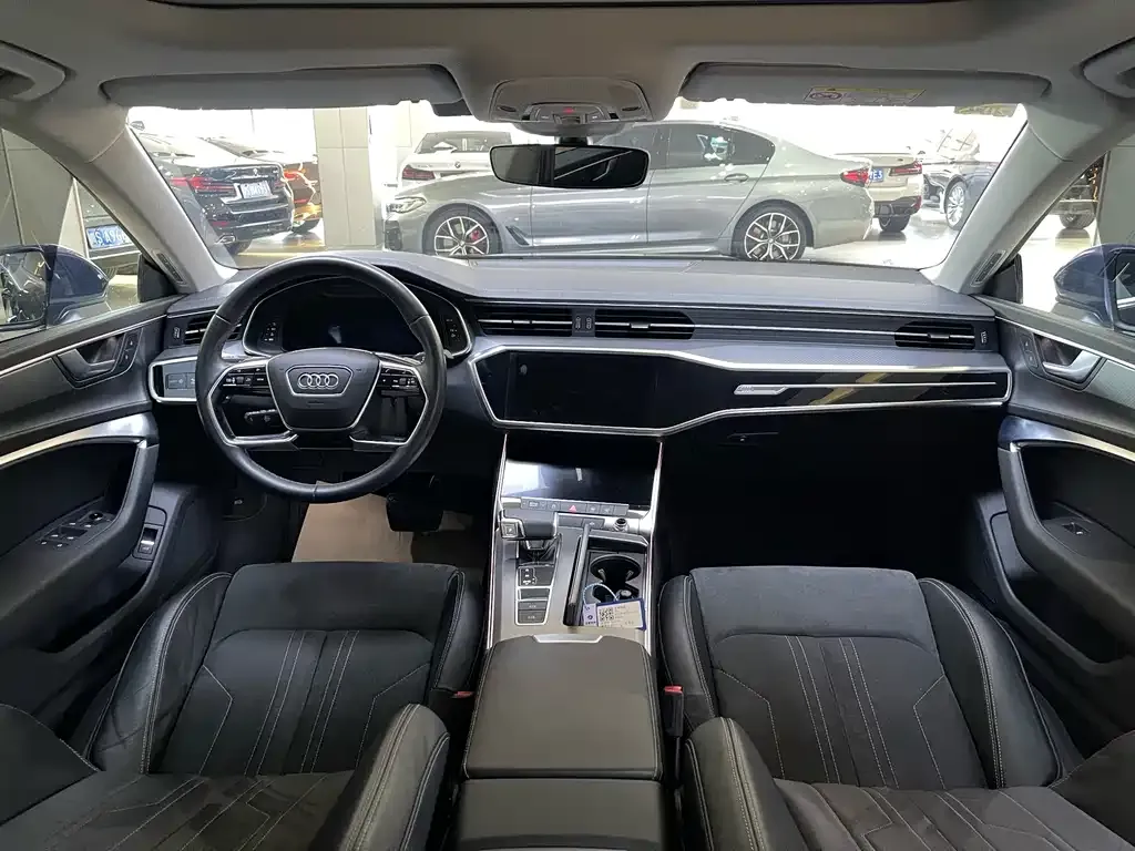 Audi A7L 2023 из CN, фото 5