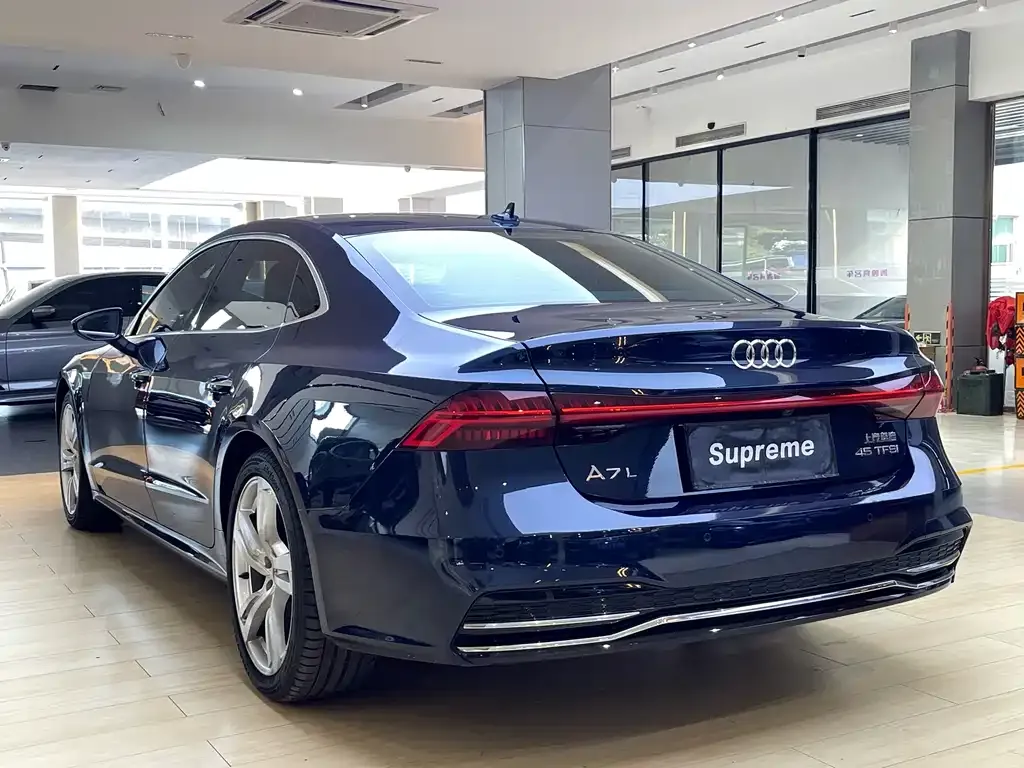Audi A7L 2023 из CN, фото 9