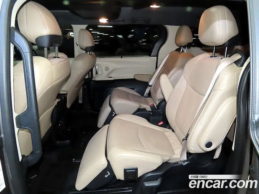 Toyota Sienna 2022 из KR, фото 7