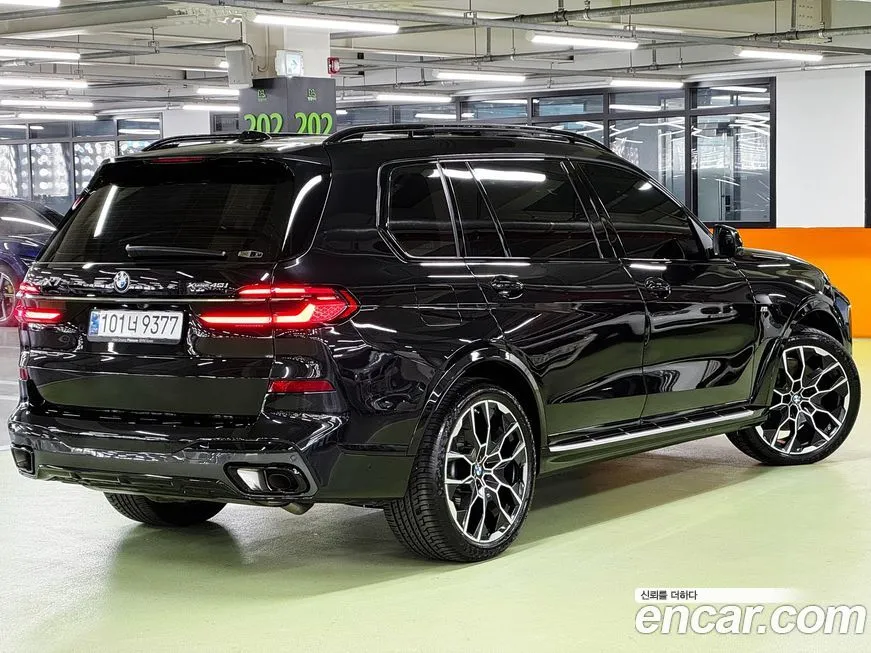 BMW X7 — фото 2