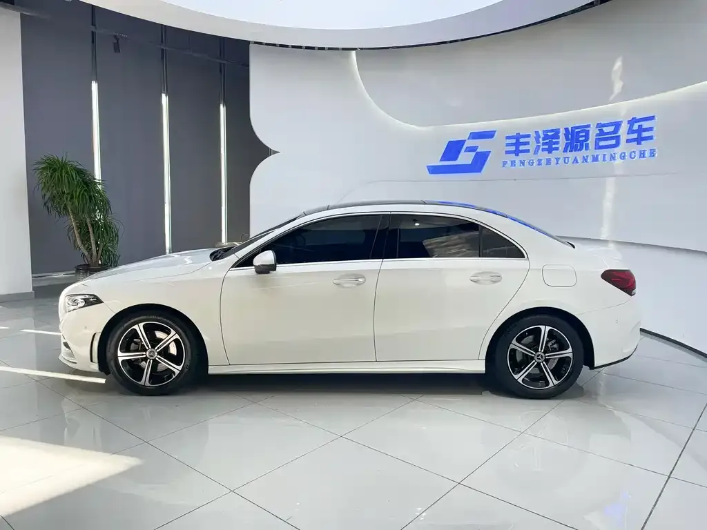 Mercedes-Benz A-Class 2022 из CN, фото 3