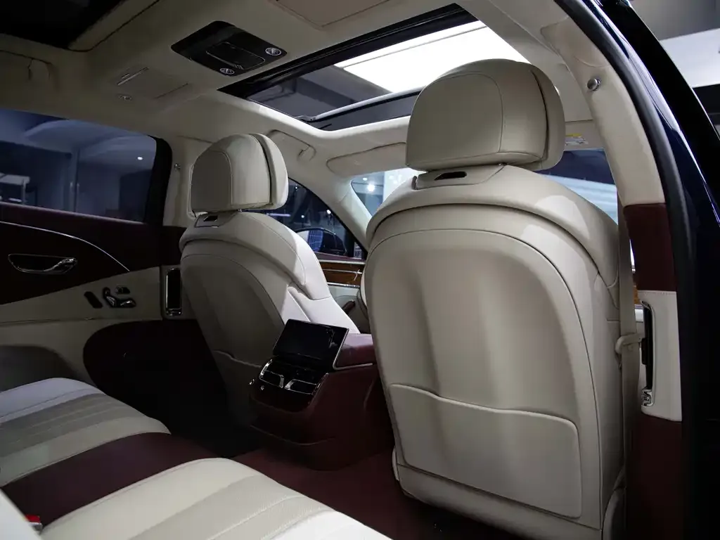 Bentley Flying Spur — фото 10