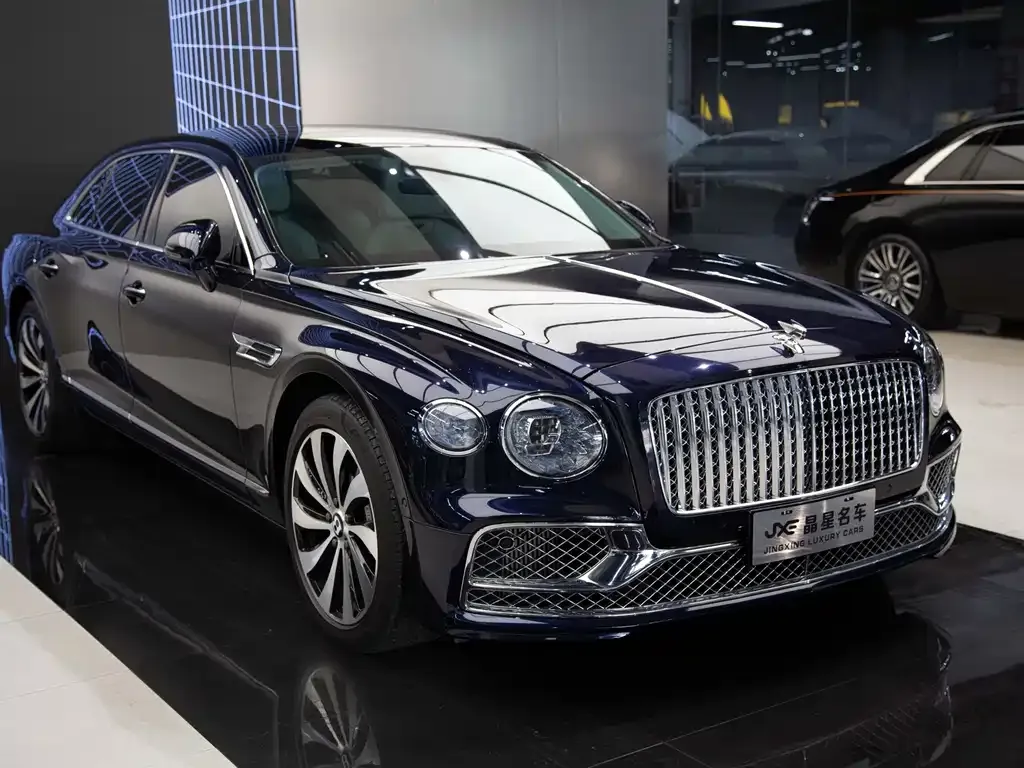 Bentley Flying Spur — фото 3