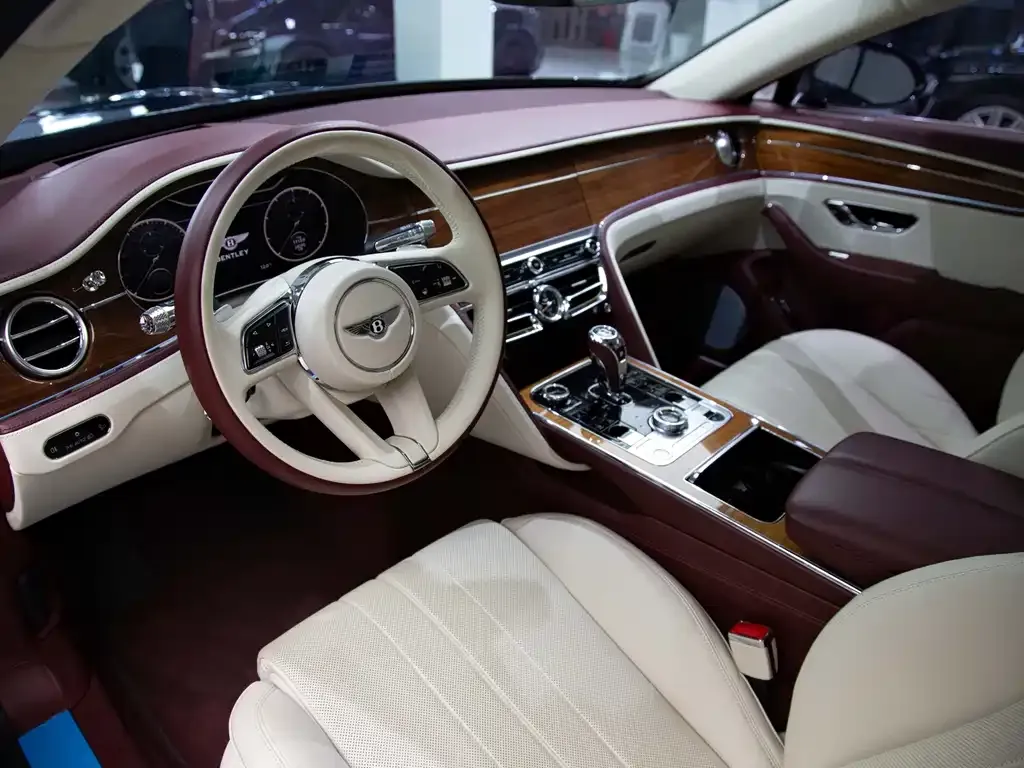 Bentley Flying Spur — фото 5