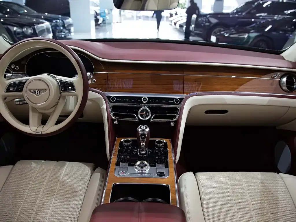 Bentley Flying Spur — фото 6