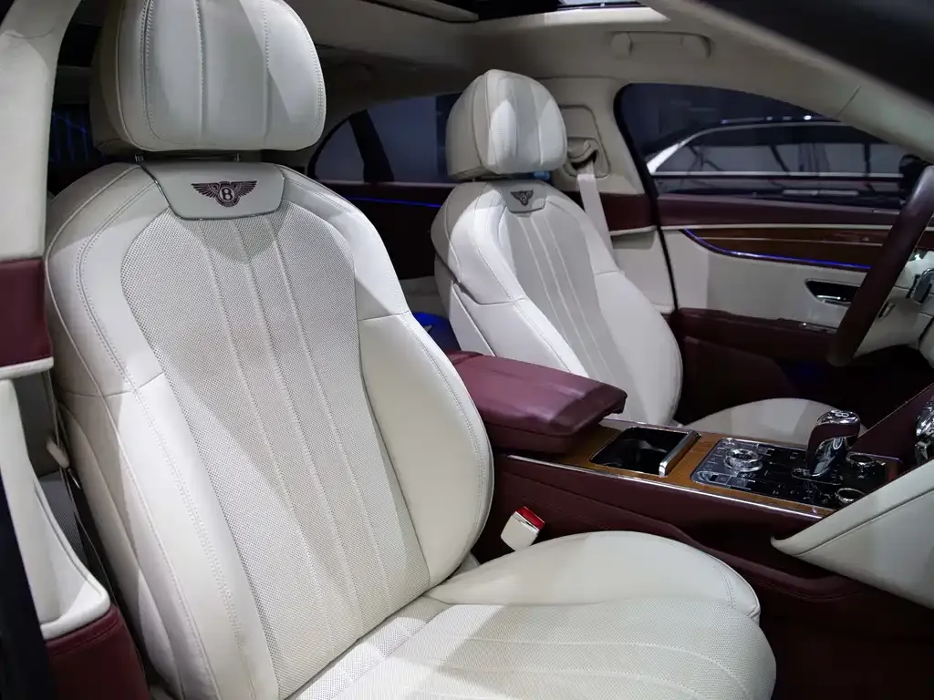 Bentley Flying Spur — фото 8