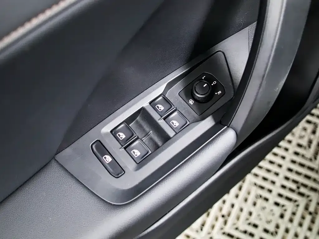 Volkswagen Tharu 2022 из CN, фото 6