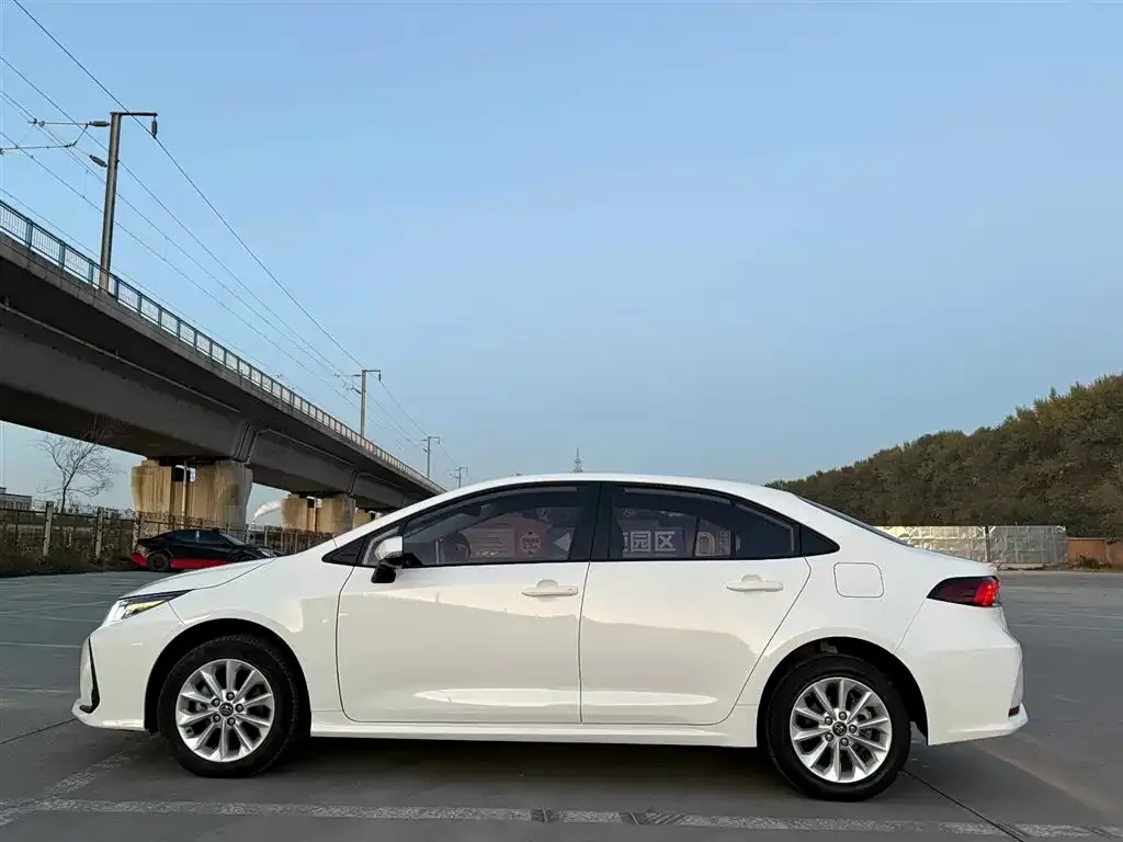 Toyota Corolla 2021 из CN, фото 2