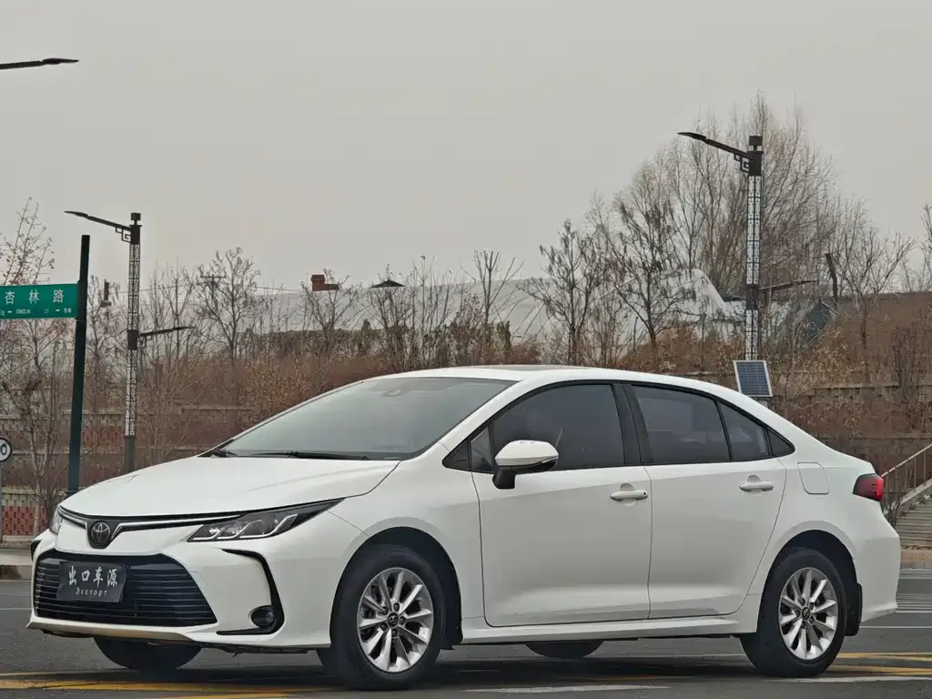 Toyota Corolla 2022 из CN, фото 1
