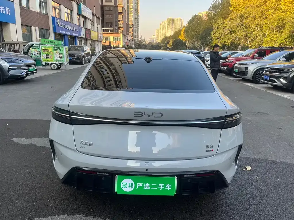 BYD Seal — фото 8
