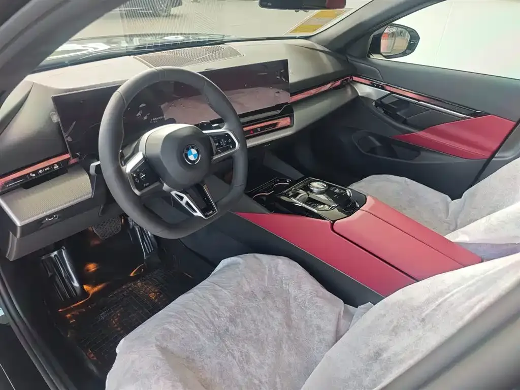 BMW 5 Series (Import) 2025 из CN, фото 7
