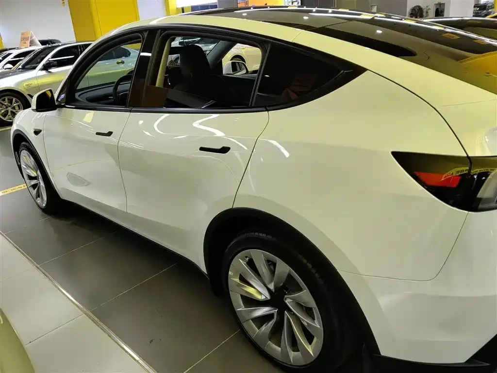 Tesla Model Y 2025 из CN, фото 5