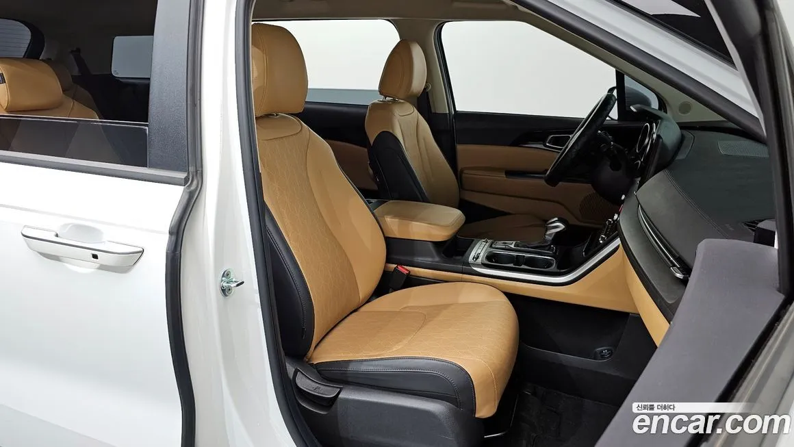 Kia Carnival — фото 10