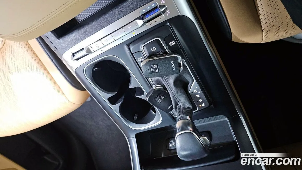Kia Carnival — фото 9