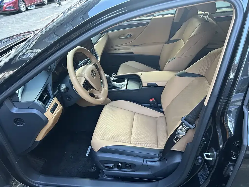 Lexus ES 2025 из CN, фото 4