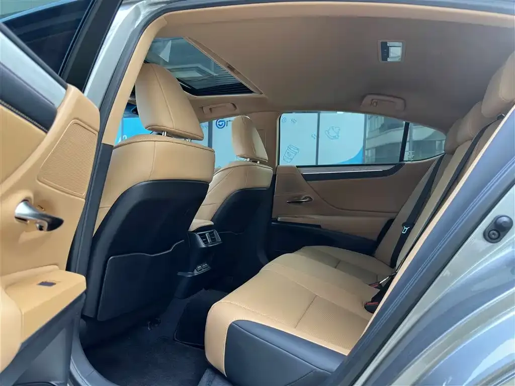 Lexus ES 2025 из CN, фото 5