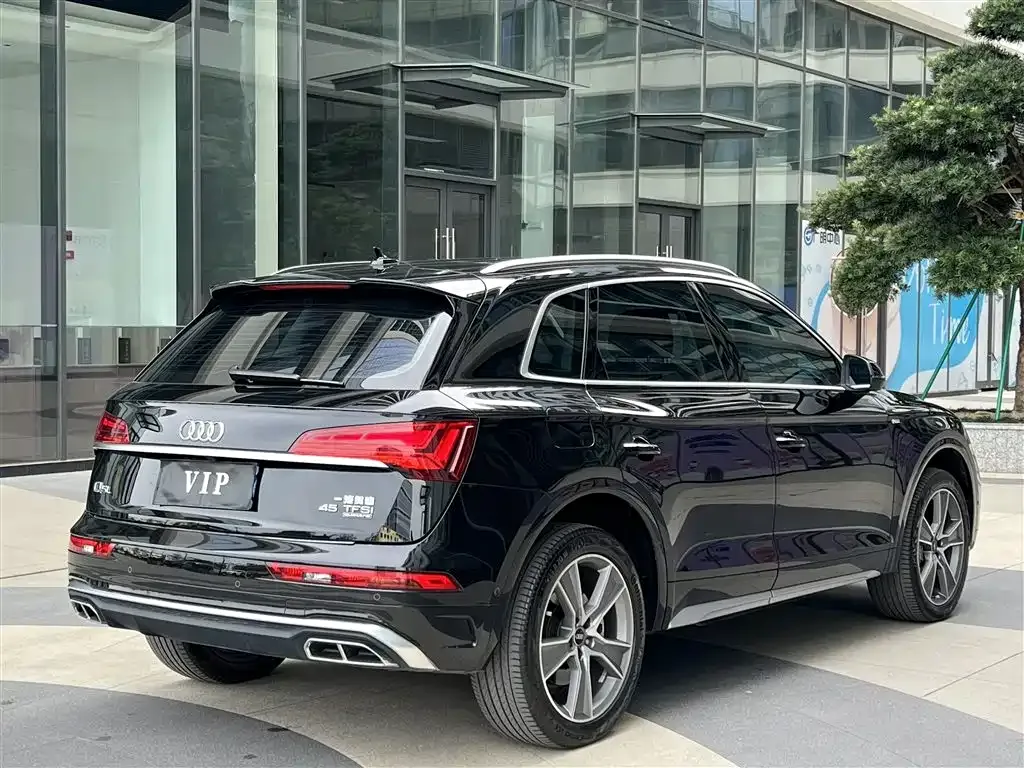 Audi Q5L — фото 4