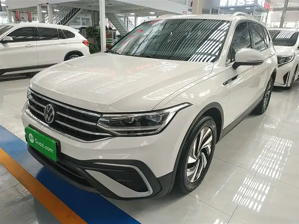 Volkswagen Tiguan L — фото 2