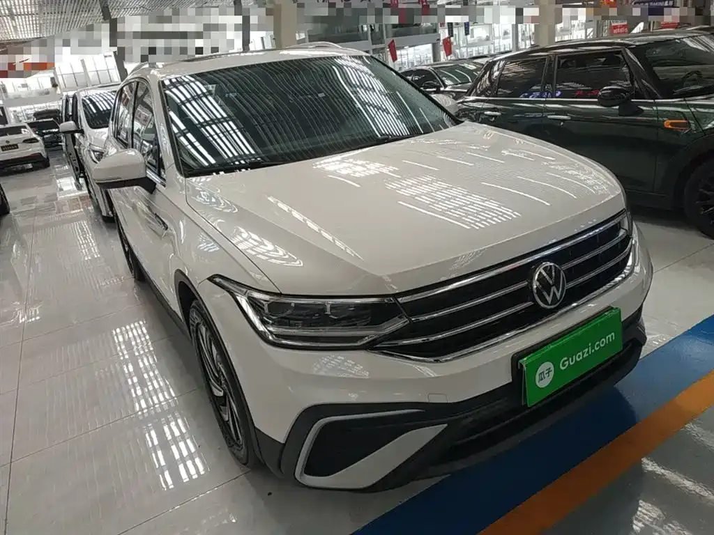 Volkswagen Tiguan L — фото 4