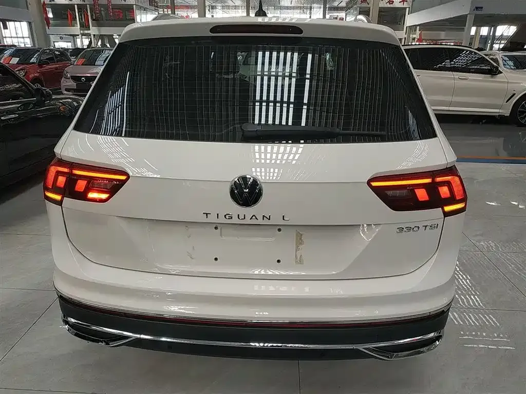 Volkswagen Tiguan L — фото 6