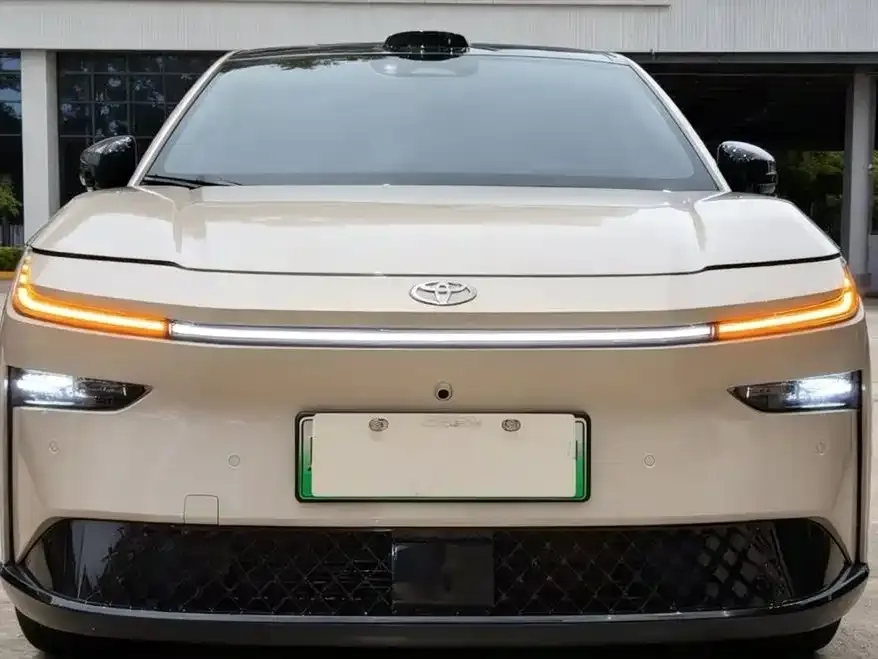 Toyota Platinum 3X 2025 из CN, фото 3