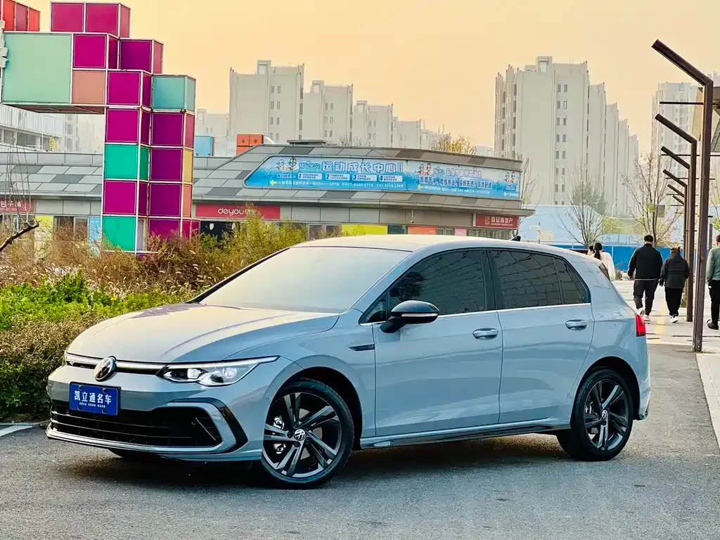Volkswagen Golf 2023 из CN, фото 1