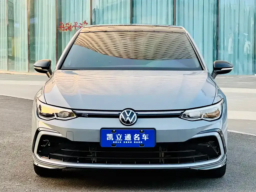 Volkswagen Golf 2023 из CN, фото 2