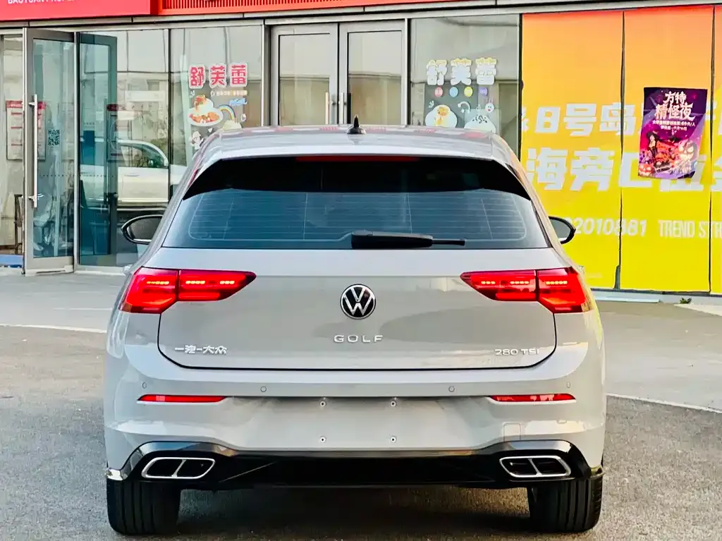 Volkswagen Golf 2023 из CN, фото 4