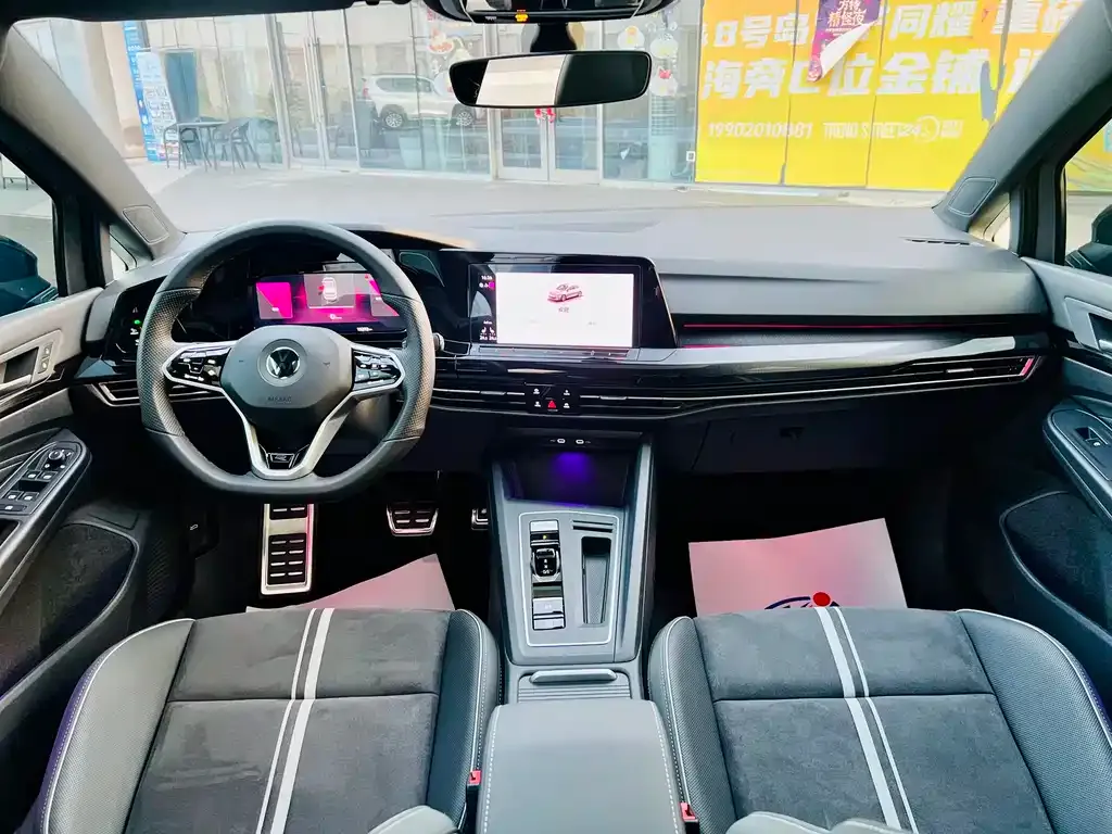 Volkswagen Golf 2023 из CN, фото 7