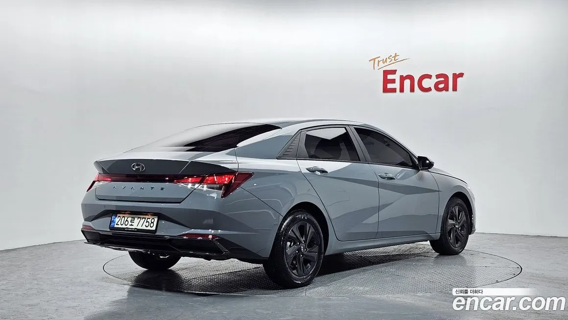 Hyundai AVANTE — фото 2