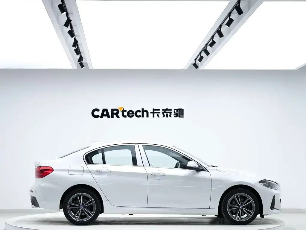 BMW 1 Series 2022 из CN, фото 4