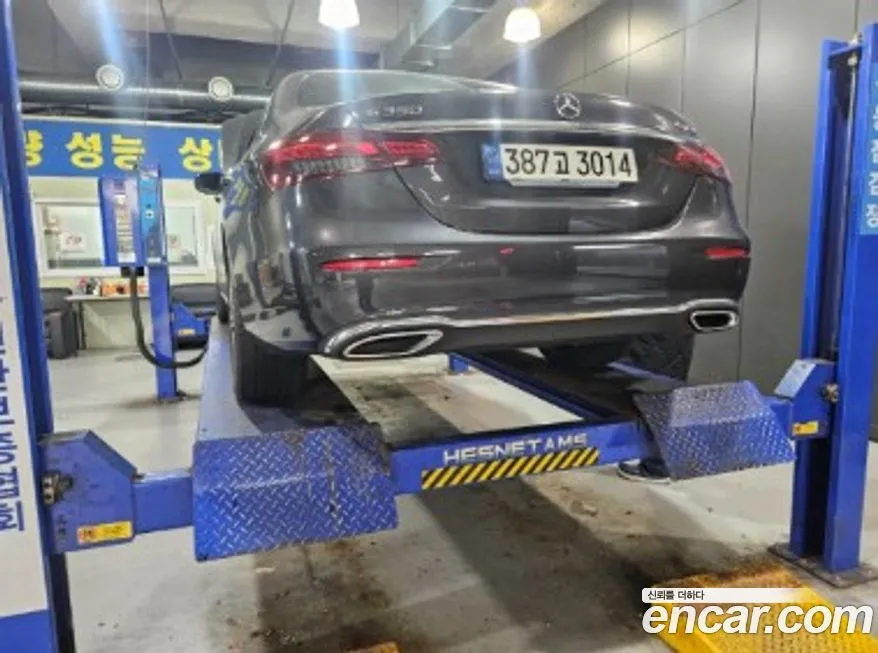 Mercedes-Benz E-Class 2023 из KR, фото 2