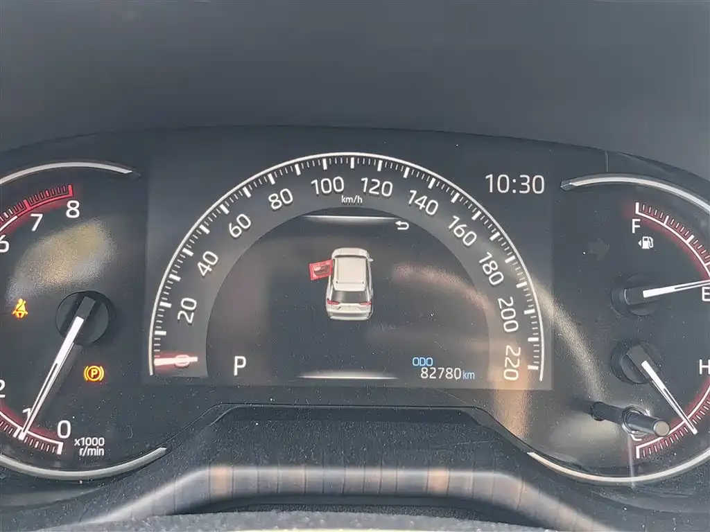 Toyota RAV4 — фото 10