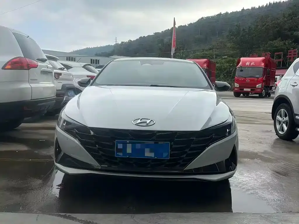 Hyundai Elantra 2023 из CN, фото 2
