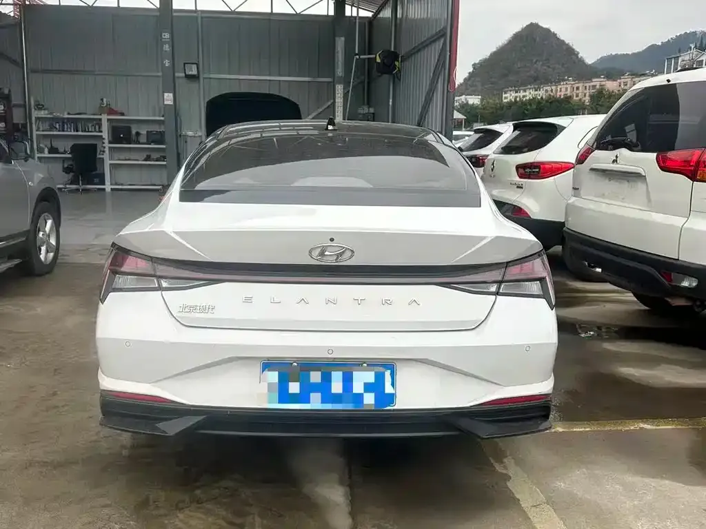 Hyundai Elantra 2023 из CN, фото 3