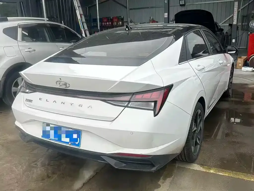 Hyundai Elantra 2023 из CN, фото 4