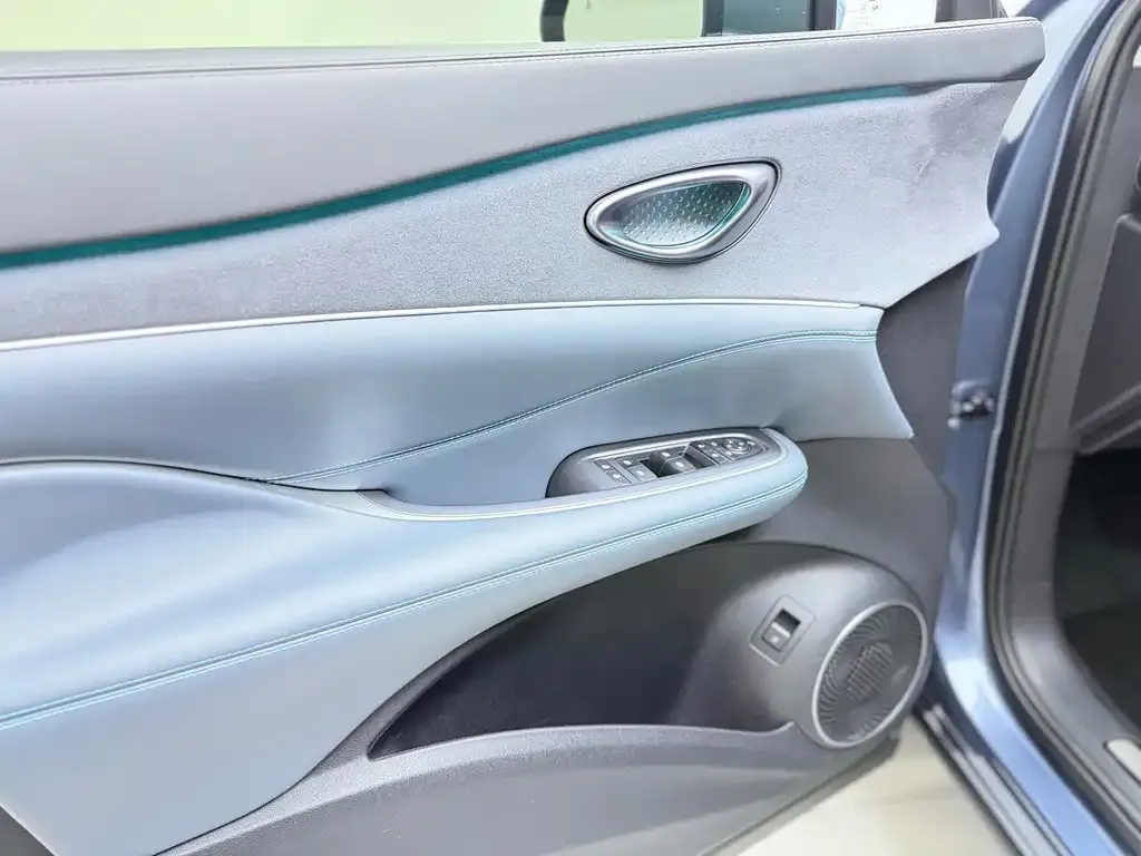 BYD Hiace 07 DM-i — фото 8