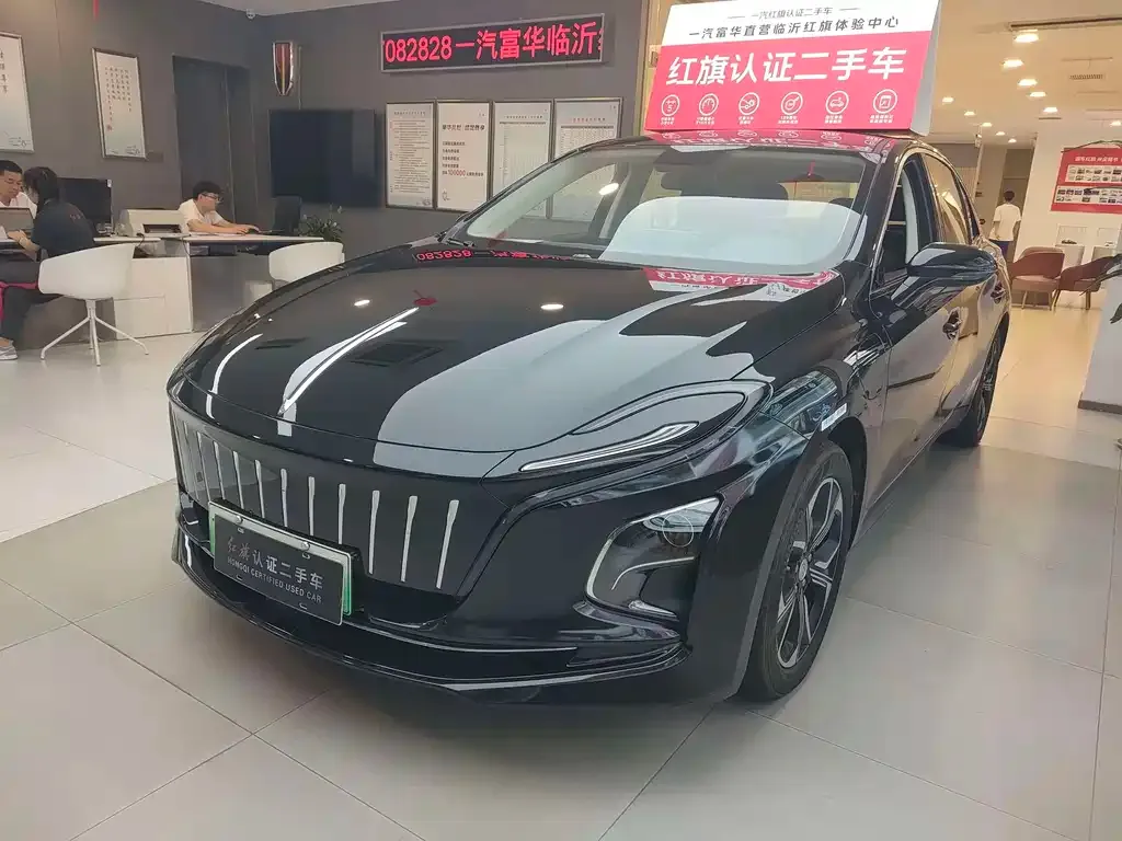 Hongqi E-QM5 — фото 1