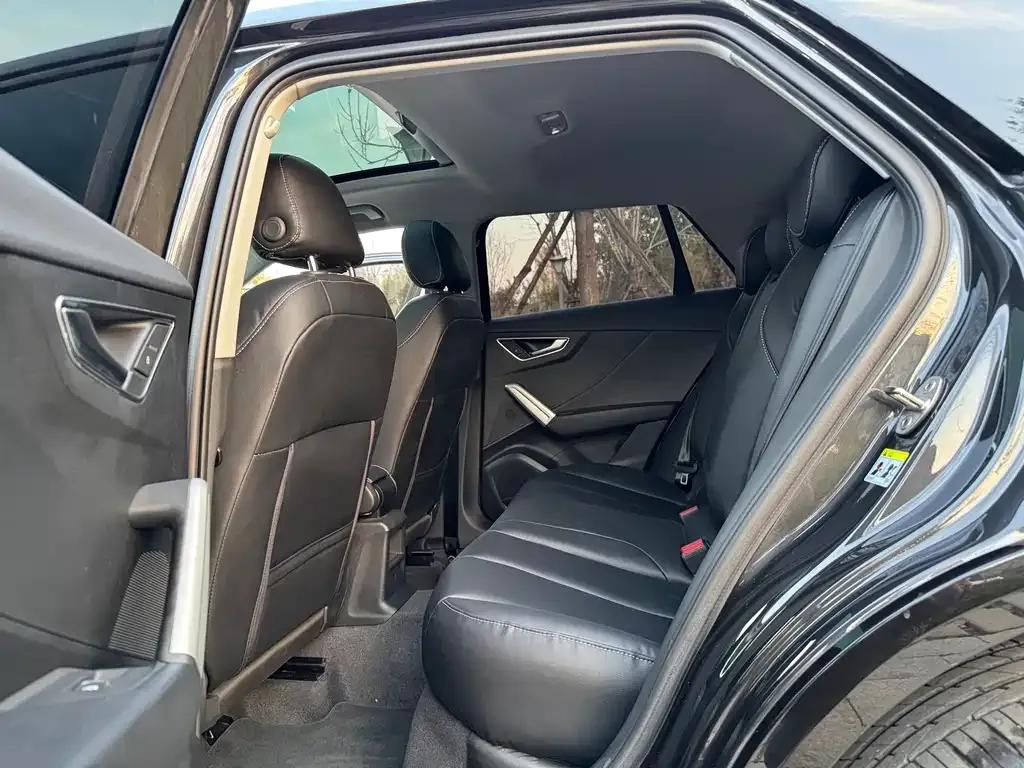 Audi Q2L 2021 из CN, фото 8
