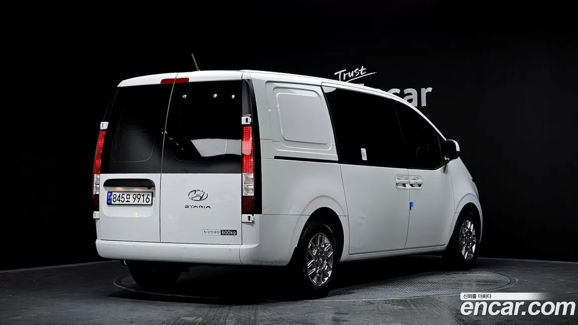 Hyundai Staria — фото 2
