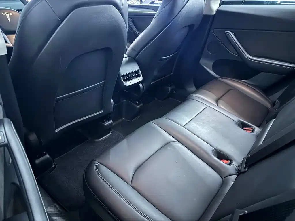 Tesla Model Y 2024 из CN, фото 9