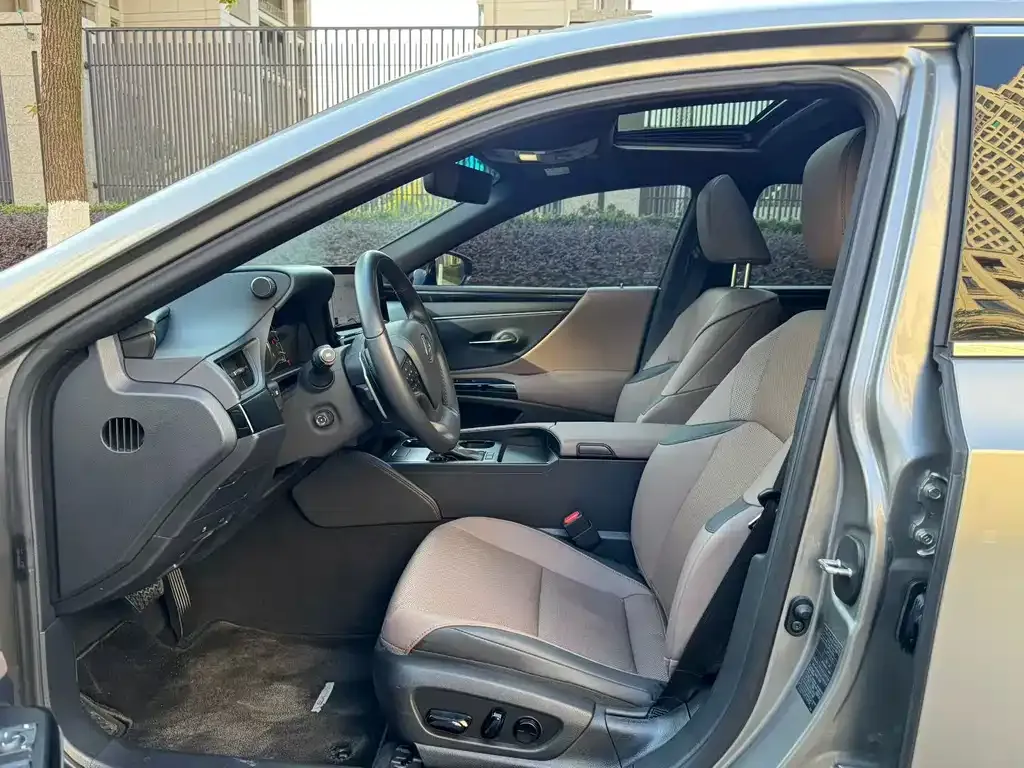 Lexus ES 2023 из CN, фото 5