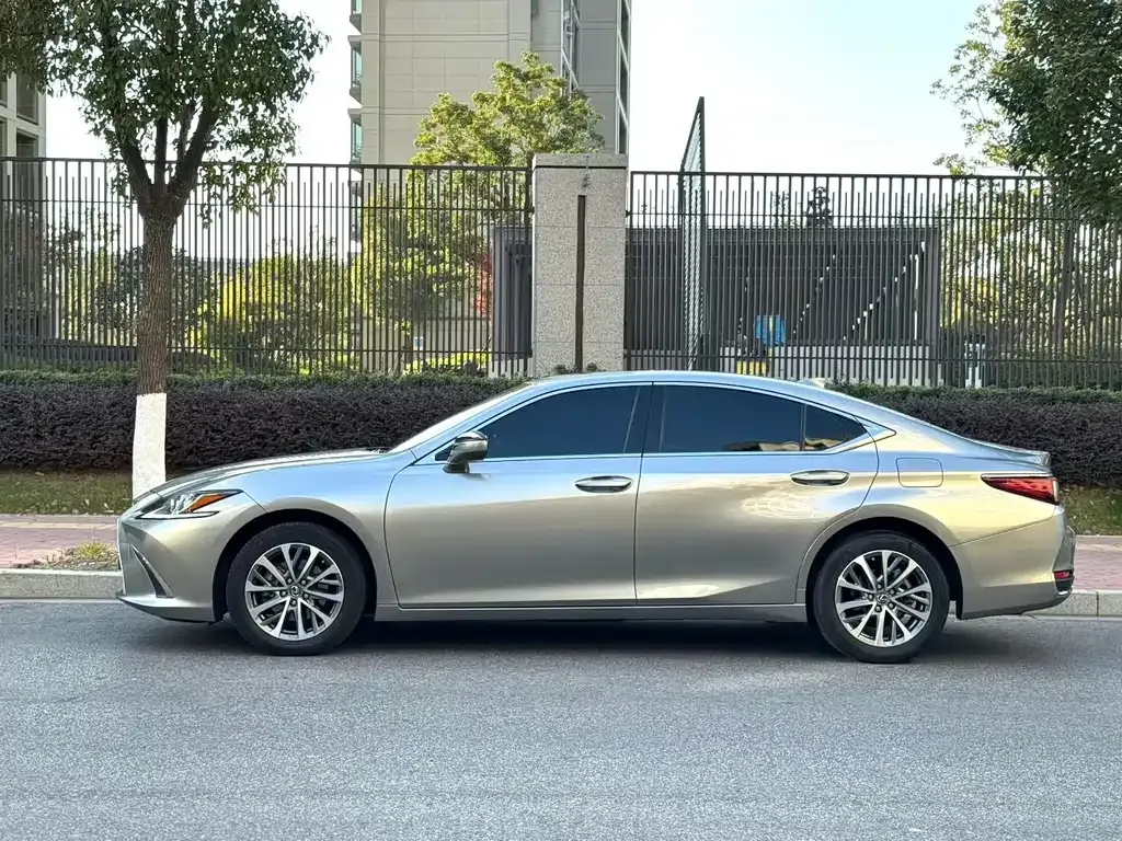 Lexus ES 2023 из CN, фото 8