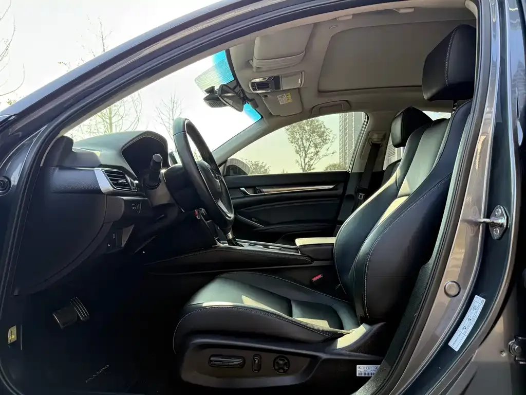 Honda Accord — фото 4